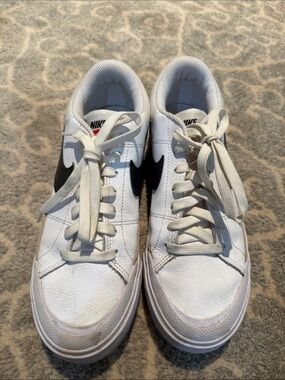 Nike White and Black Leather Low-Top Sneakers